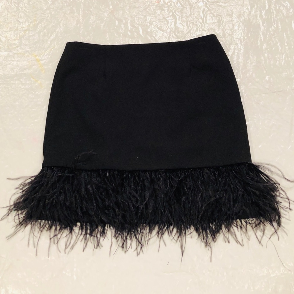 Stunning Feather Skirt***US 6 $485 - Picture 2 of 5